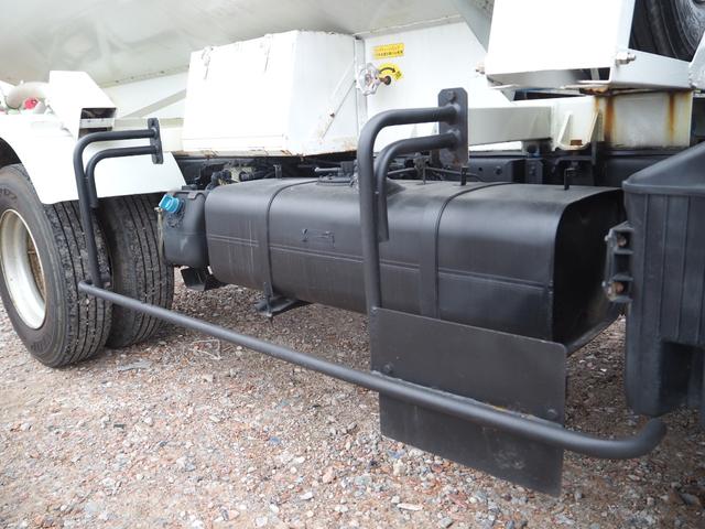 キャンター 　ワイド幅　酒井重工業製　ＳＴ４ＭＢ－１　散水車　容量４０００Ｌ　前方圧力散水　後方重力散水　吸入ホース　排水ホース（２０１７年６月製：同年）　ターボ１５０馬力　積載４ｔ　５速ＭＴ　ＥＴＣ（13枚目）