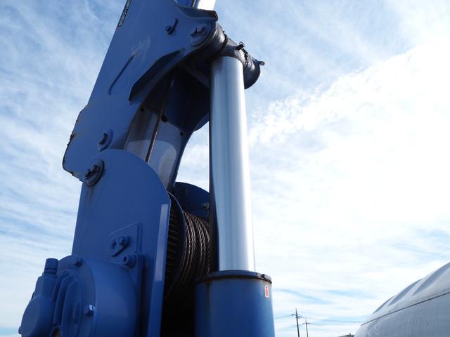 エルフトラック 　ワイド超々ロング　車載車　クレーン付セーフティーローダー　タダノ　３段クレーン　２．９３ｔ吊　ラジコン　車載専用車　スライドボディ　油圧リアゲート　ウインチ　ラジコン　ターボ１５０馬力　積載２．６５ｔ（12枚目）