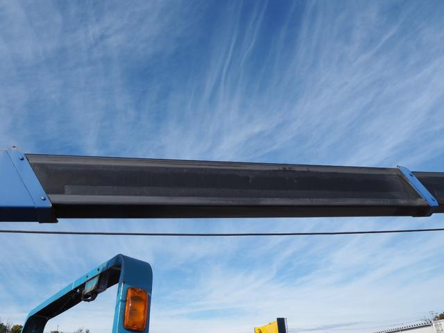 エルフトラック 　ワイド超々ロング　車載車　クレーン付セーフティーローダー　タダノ　３段クレーン　２．９３ｔ吊　ラジコン　車載専用車　スライドボディ　油圧リアゲート　ウインチ　ラジコン　ターボ１５０馬力　積載２．６５ｔ（19枚目）