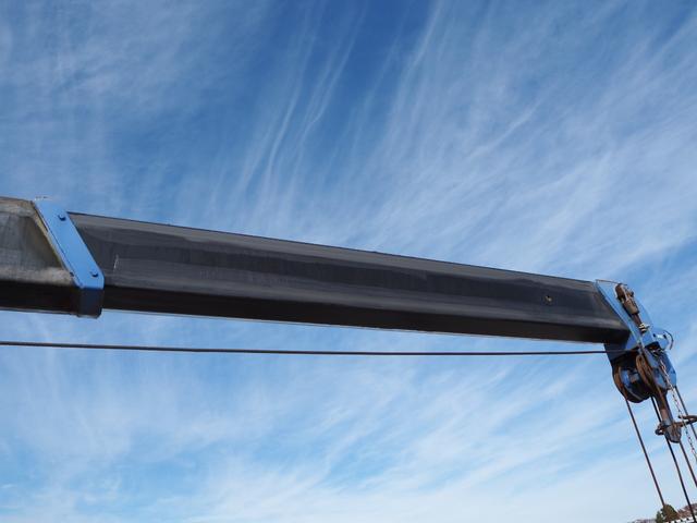 エルフトラック 　ワイド超々ロング　車載車　クレーン付セーフティーローダー　タダノ　３段クレーン　２．９３ｔ吊　ラジコン　車載専用車　スライドボディ　油圧リアゲート　ウインチ　ラジコン　ターボ１５０馬力　積載２．６５ｔ（20枚目）