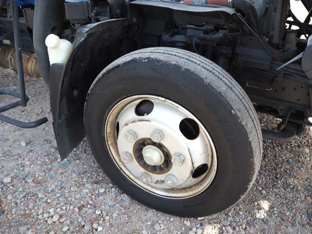 エルフトラック 　ワイド超々ロング　車載車　クレーン付セーフティーローダー　タダノ　３段クレーン　２．９３ｔ吊　ラジコン　車載専用車　スライドボディ　油圧リアゲート　ウインチ　ラジコン　ターボ１５０馬力　積載２．６５ｔ（23枚目）