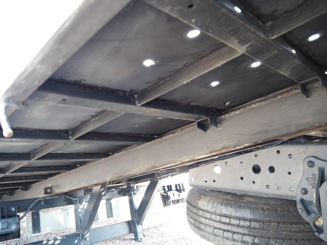 エルフトラック 　ワイド超々ロング　車載車　クレーン付セーフティーローダー　タダノ　３段クレーン　２．９３ｔ吊　ラジコン　車載専用車　スライドボディ　油圧リアゲート　ウインチ　ラジコン　ターボ１５０馬力　積載２．６５ｔ（40枚目）