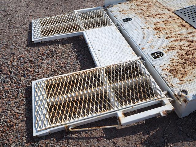 エルフトラック 　ワイド超々ロング　車載車　クレーン付セーフティーローダー　タダノ　３段クレーン　２．９３ｔ吊　ラジコン　車載専用車　スライドボディ　油圧リアゲート　ウインチ　ラジコン　ターボ１５０馬力　積載２．６５ｔ（43枚目）