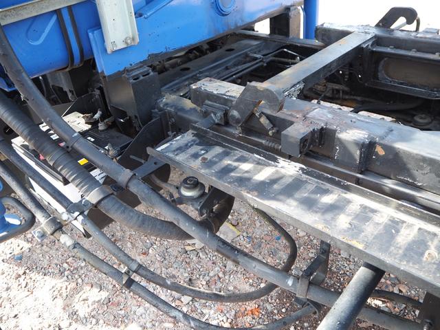 エルフトラック 　ワイド超々ロング　車載車　クレーン付セーフティーローダー　タダノ　３段クレーン　２．９３ｔ吊　ラジコン　車載専用車　スライドボディ　油圧リアゲート　ウインチ　ラジコン　ターボ１５０馬力　積載２．６５ｔ（57枚目）