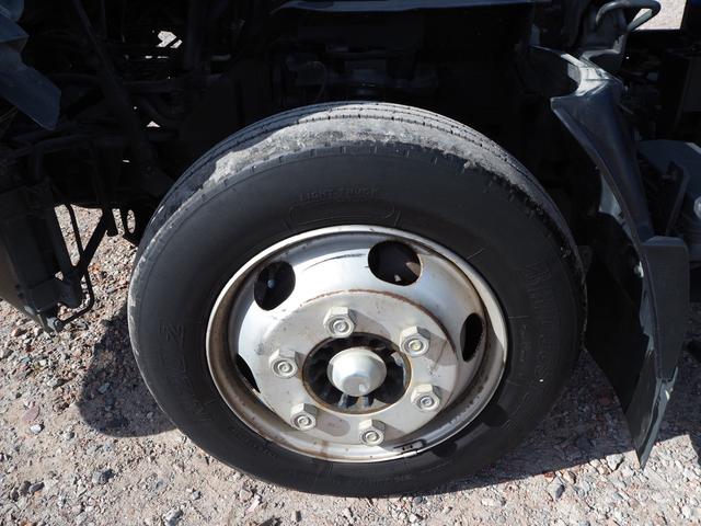 エルフトラック 　ワイド超々ロング　車載車　クレーン付セーフティーローダー　タダノ　３段クレーン　２．９３ｔ吊　ラジコン　車載専用車　スライドボディ　油圧リアゲート　ウインチ　ラジコン　ターボ１５０馬力　積載２．６５ｔ（61枚目）