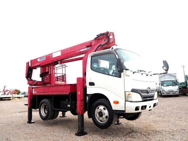 デュトロ アイチ製 スカイマスター 12m高所作業車 SB12A 作業床地上高12.0m 上物同年 ブーム自動格納装置 直下型アウトリガー アワメーター4645hr ターボ150馬力 積載150kg 5速MT(7枚目)