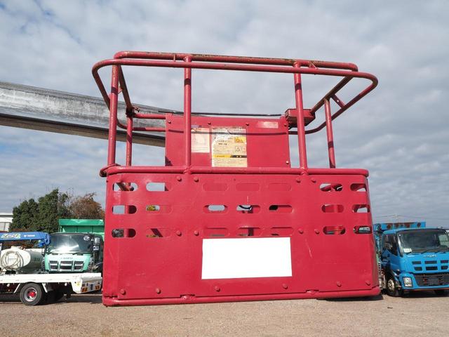 デュトロ アイチ製 スカイマスター 12m高所作業車 SB12A 作業床地上高12.0m 上物同年 ブーム自動格納装置 直下型アウトリガー アワメーター4645hr ターボ150馬力 積載150kg 5速MT(22枚目)