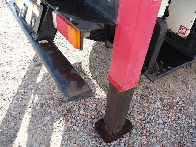 デュトロ アイチ製 スカイマスター 12m高所作業車 SB12A 作業床地上高12.0m 上物同年 ブーム自動格納装置 直下型アウトリガー アワメーター4645hr ターボ150馬力 積載150kg 5速MT(40枚目)