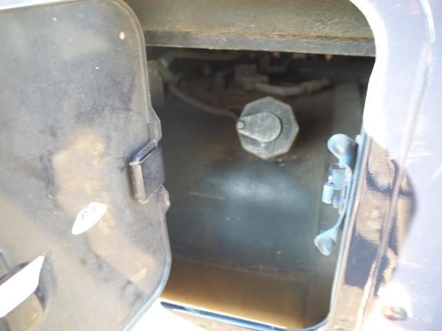 ローザ 　４ＷＤ　フルタイム式四駆　マイクロバス　２９人乗り　自動スイング扉　電動補助ステップ／オートステップ　リアトランク　プレヒーター　リアヒーター　運転席パワーウィンドウ　ターボ１５０馬力　ＤＵＯＮＩＣ（25枚目）