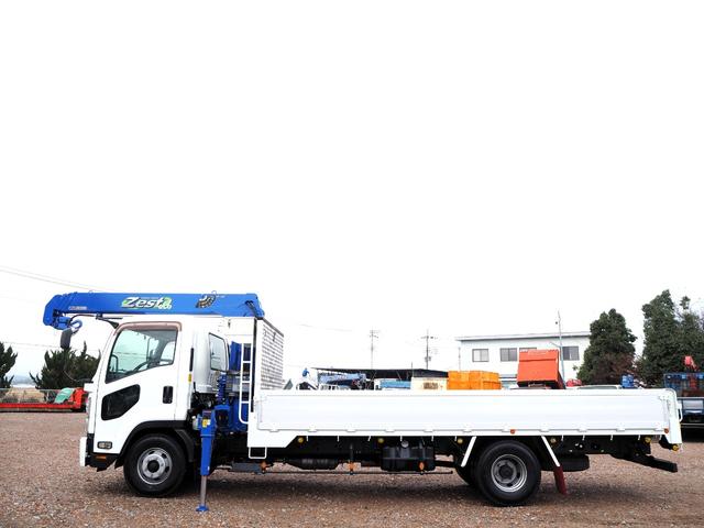 フォワード 　標準幅　タダノ製　ＴＭ－ＺＥ３０４ＨＲ　４段クレーン　フックイン　２．９３ｔ吊　ラジコン付　上物同年　アルミブロック平ボディ　三方開　内フック　リーフサス　ターボ１９０馬力　積載２．６５ｔ　６速ＭＴ（2枚目）