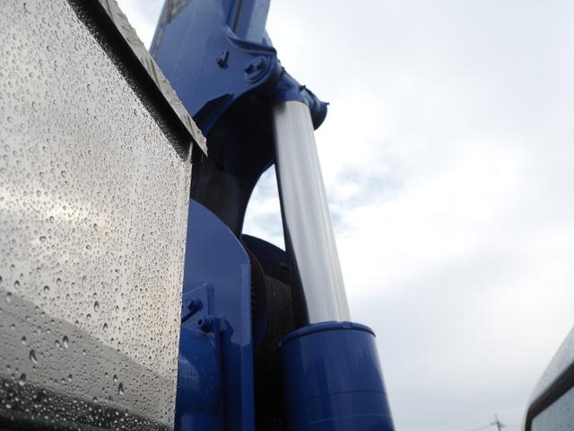 フォワード 　標準幅　タダノ製　ＴＭ－ＺＥ３０４ＨＲ　４段クレーン　フックイン　２．９３ｔ吊　ラジコン付　上物同年　アルミブロック平ボディ　三方開　内フック　リーフサス　ターボ１９０馬力　積載２．６５ｔ　６速ＭＴ（12枚目）