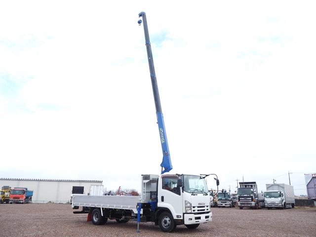 フォワード 　標準幅　タダノ製　ＴＭ－ＺＥ３０４ＨＲ　４段クレーン　フックイン　２．９３ｔ吊　ラジコン付　上物同年　アルミブロック平ボディ　三方開　内フック　リーフサス　ターボ１９０馬力　積載２．６５ｔ　６速ＭＴ（13枚目）