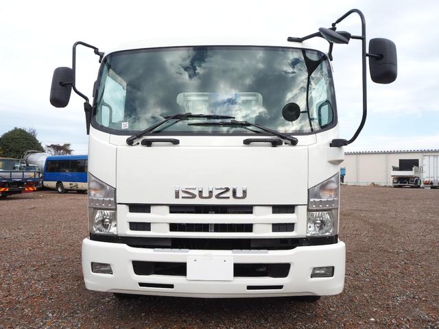 フォワード 　標準幅　タダノ製　ＴＭ－ＺＥ３０４ＨＲ　４段クレーン　フックイン　２．９３ｔ吊　ラジコン付　上物同年　アルミブロック平ボディ　三方開　内フック　リーフサス　ターボ１９０馬力　積載２．６５ｔ　６速ＭＴ（31枚目）