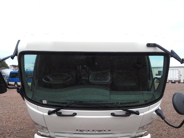 フォワード 　標準幅　タダノ製　ＴＭ－ＺＥ３０４ＨＲ　４段クレーン　フックイン　２．９３ｔ吊　ラジコン付　上物同年　アルミブロック平ボディ　三方開　内フック　リーフサス　ターボ１９０馬力　積載２．６５ｔ　６速ＭＴ（32枚目）