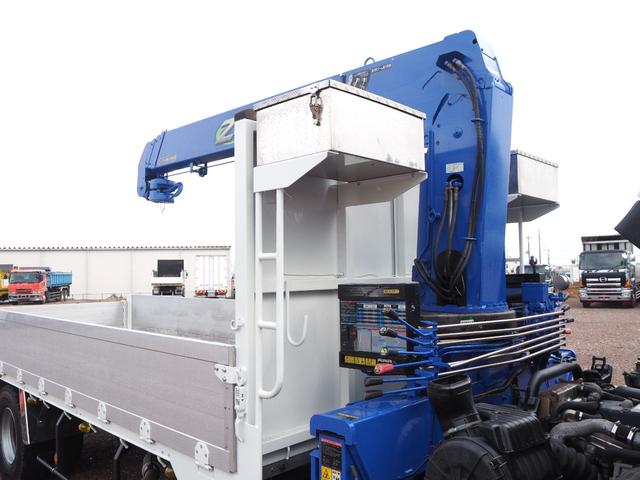 フォワード 　標準幅　タダノ製　ＴＭ－ＺＥ３０４ＨＲ　４段クレーン　フックイン　２．９３ｔ吊　ラジコン付　上物同年　アルミブロック平ボディ　三方開　内フック　リーフサス　ターボ１９０馬力　積載２．６５ｔ　６速ＭＴ（33枚目）