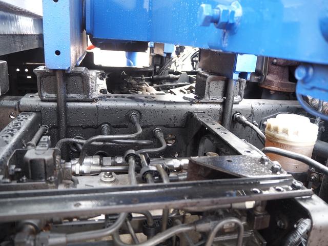 フォワード 　標準幅　タダノ製　ＴＭ－ＺＥ３０４ＨＲ　４段クレーン　フックイン　２．９３ｔ吊　ラジコン付　上物同年　アルミブロック平ボディ　三方開　内フック　リーフサス　ターボ１９０馬力　積載２．６５ｔ　６速ＭＴ（38枚目）