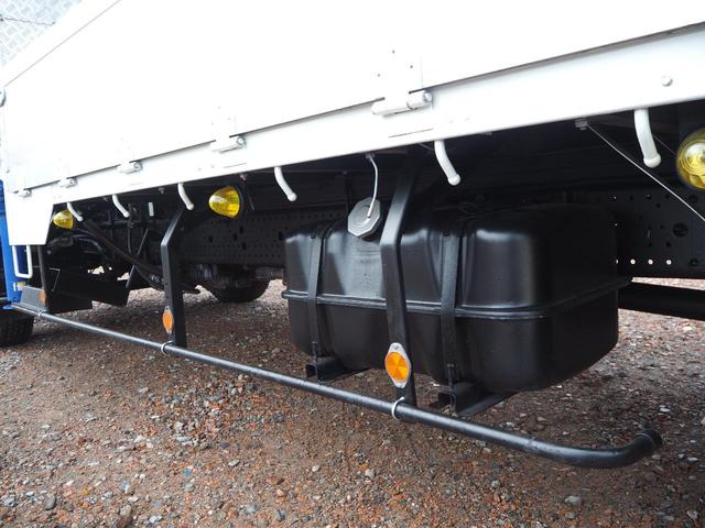 フォワード 　標準幅　タダノ製　ＴＭ－ＺＥ３０４ＨＲ　４段クレーン　フックイン　２．９３ｔ吊　ラジコン付　上物同年　アルミブロック平ボディ　三方開　内フック　リーフサス　ターボ１９０馬力　積載２．６５ｔ　６速ＭＴ（47枚目）