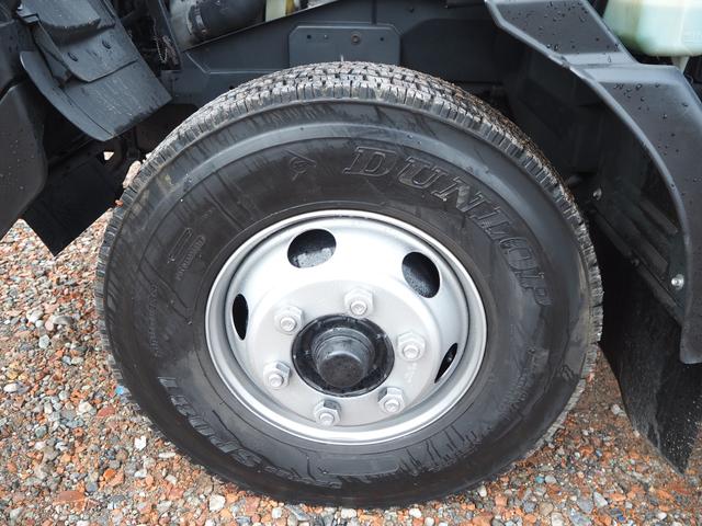 フォワード 　標準幅　タダノ製　ＴＭ－ＺＥ３０４ＨＲ　４段クレーン　フックイン　２．９３ｔ吊　ラジコン付　上物同年　アルミブロック平ボディ　三方開　内フック　リーフサス　ターボ１９０馬力　積載２．６５ｔ　６速ＭＴ（48枚目）