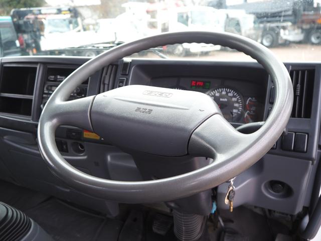 フォワード 　標準幅　タダノ製　ＴＭ－ＺＥ３０４ＨＲ　４段クレーン　フックイン　２．９３ｔ吊　ラジコン付　上物同年　アルミブロック平ボディ　三方開　内フック　リーフサス　ターボ１９０馬力　積載２．６５ｔ　６速ＭＴ（59枚目）