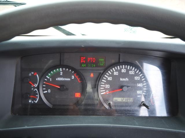 フォワード 　標準幅　タダノ製　ＴＭ－ＺＥ３０４ＨＲ　４段クレーン　フックイン　２．９３ｔ吊　ラジコン付　上物同年　アルミブロック平ボディ　三方開　内フック　リーフサス　ターボ１９０馬力　積載２．６５ｔ　６速ＭＴ（64枚目）