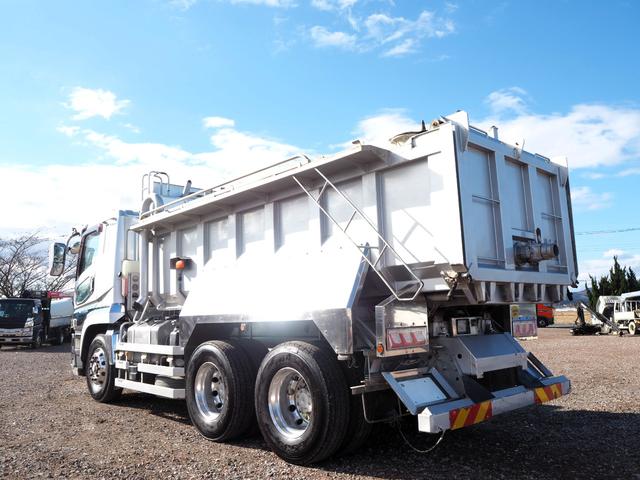 スーパーグレート 　３軸高床　２デフ　極東　汚泥運搬車／汚泥ダンプ／天蓋ダンプ／タンク車　ＤＤ１０－７７１Ｔ　８．９立米　オールステンレスボディ　リーフサス　積載８．７ｔ　ＳｈｉｆｔＰｉｌｏｔ（２ペダル）　デフロック（3枚目）