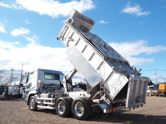 スーパーグレート 　３軸高床　２デフ　極東　汚泥運搬車／汚泥ダンプ／天蓋ダンプ／タンク車　ＤＤ１０－７７１Ｔ　８．９立米　オールステンレスボディ　リーフサス　積載８．７ｔ　ＳｈｉｆｔＰｉｌｏｔ（２ペダル）　デフロック（11枚目）