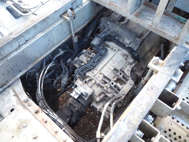 スーパーグレート 　３軸高床　２デフ　極東　汚泥運搬車／汚泥ダンプ／天蓋ダンプ／タンク車　ＤＤ１０－７７１Ｔ　８．９立米　オールステンレスボディ　リーフサス　積載８．７ｔ　ＳｈｉｆｔＰｉｌｏｔ（２ペダル）　デフロック（33枚目）