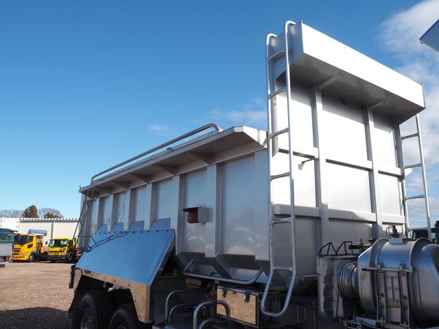 スーパーグレート 　３軸高床　２デフ　極東　汚泥運搬車／汚泥ダンプ／天蓋ダンプ／タンク車　ＤＤ１０－７７１Ｔ　８．９立米　オールステンレスボディ　リーフサス　積載８．７ｔ　ＳｈｉｆｔＰｉｌｏｔ（２ペダル）　デフロック（59枚目）