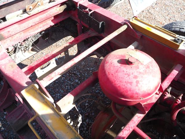 ヒノレンジャー 　増トン　造りボディ　極東　ダンプ　ＤＤ０７－４８　電動コボレーン　リーフサス　ターボ２２５馬力　積載７．７ｔ　６速ＭＴ　ベッド付き　坂道発進補助装置　バックモニター　ＥＴＣ　キセノンヘッドライト（36枚目）