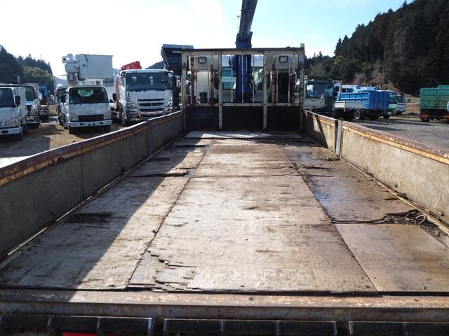 ヒノレンジャー 標準幅 タダノ製 TM-ZE304HR 4段クレーン フックイン 2.93t吊 ラジコン付 上物同年 平ボディ ターボ210馬力 積載2.4t 6速MT ベッド付 坂道発進補助装置 HID(22枚目)