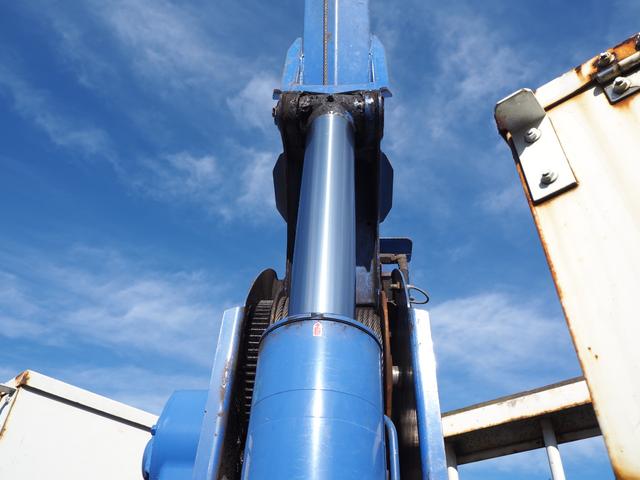 ヒノレンジャー 標準幅 タダノ製 TM-ZE304HR 4段クレーン フックイン 2.93t吊 ラジコン付 上物同年 平ボディ ターボ210馬力 積載2.4t 6速MT ベッド付 坂道発進補助装置 HID(23枚目)