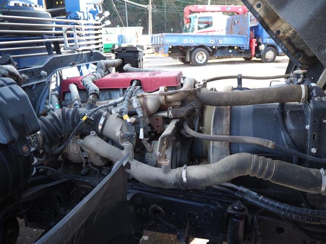 ヒノレンジャー 標準幅 タダノ製 TM-ZE304HR 4段クレーン フックイン 2.93t吊 ラジコン付 上物同年 平ボディ ターボ210馬力 積載2.4t 6速MT ベッド付 坂道発進補助装置 HID(26枚目)