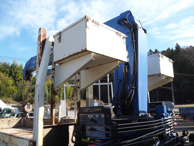 ヒノレンジャー 標準幅 タダノ製 TM-ZE304HR 4段クレーン フックイン 2.93t吊 ラジコン付 上物同年 平ボディ ターボ210馬力 積載2.4t 6速MT ベッド付 坂道発進補助装置 HID(29枚目)