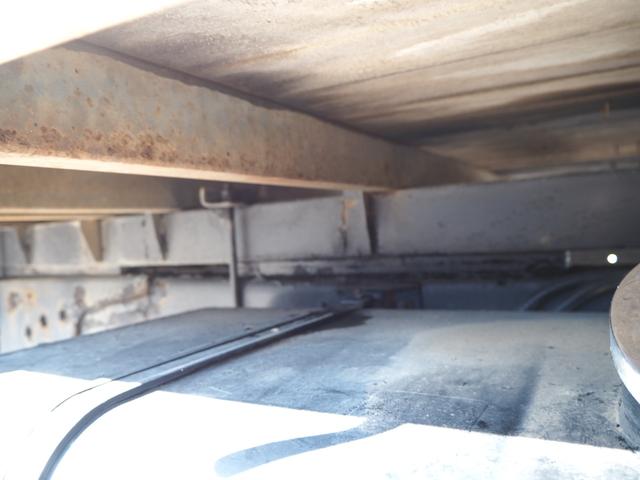 ヒノレンジャー 標準幅 タダノ製 TM-ZE304HR 4段クレーン フックイン 2.93t吊 ラジコン付 上物同年 平ボディ ターボ210馬力 積載2.4t 6速MT ベッド付 坂道発進補助装置 HID(42枚目)