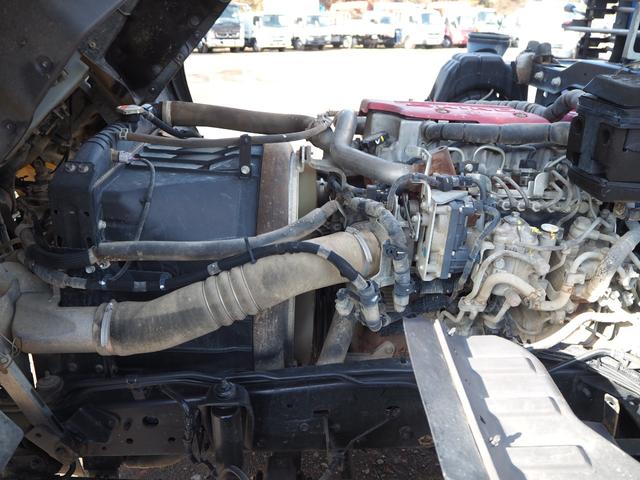 ヒノレンジャー 標準幅 タダノ製 TM-ZE304HR 4段クレーン フックイン 2.93t吊 ラジコン付 上物同年 平ボディ ターボ210馬力 積載2.4t 6速MT ベッド付 坂道発進補助装置 HID(44枚目)