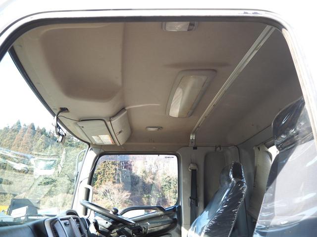 ヒノレンジャー 標準幅 タダノ製 TM-ZE304HR 4段クレーン フックイン 2.93t吊 ラジコン付 上物同年 平ボディ ターボ210馬力 積載2.4t 6速MT ベッド付 坂道発進補助装置 HID(48枚目)