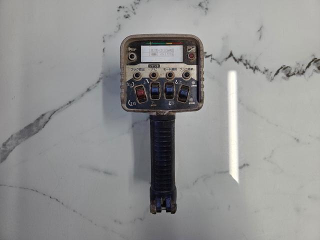 ヒノレンジャー 標準幅 タダノ製 TM-ZE304HR 4段クレーン フックイン 2.93t吊 ラジコン付 上物同年 平ボディ ターボ210馬力 積載2.4t 6速MT ベッド付 坂道発進補助装置 HID(59枚目)