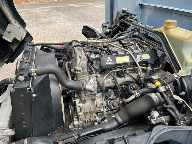 キャンター 　ワイドセミロング　幌車／カーテン車　アルミブロック平ボディ　床面：鉄板張り　ターボ１７５馬力　積載４．６５ｔ　５速ＭＴ　坂道発進補助装置　バックモニター　ドライブレコーダー　ＥＴＣ（34枚目）