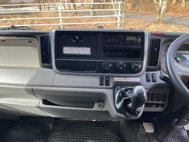 キャンター 　ワイドセミロング　幌車／カーテン車　アルミブロック平ボディ　床面：鉄板張り　ターボ１７５馬力　積載４．６５ｔ　５速ＭＴ　坂道発進補助装置　バックモニター　ドライブレコーダー　ＥＴＣ（44枚目）