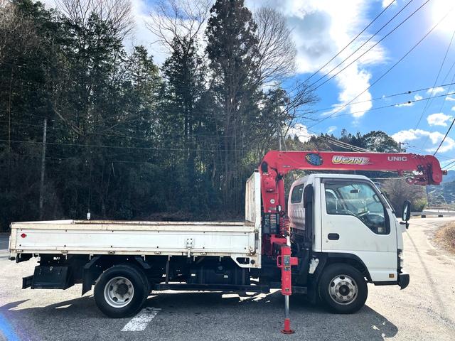 エルフトラック 　ワイドロング　古河ユニック製　ＵＲＵ２９５　５段クレーン　フックイン　差し違いアウトリガー　２．９３ｔ吊　ラジコン付　上物同年　平ボディ　床鉄板張り　ターボ１６０馬力　積載３ｔ　６速ＭＴ　煤焼きなし（6枚目）