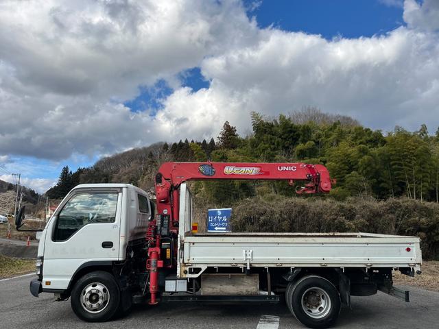 エルフトラック 　ワイドロング　古河ユニック製　ＵＲＵ２９５　５段クレーン　フックイン　差し違いアウトリガー　２．９３ｔ吊　ラジコン付　上物同年　平ボディ　床鉄板張り　ターボ１６０馬力　積載３ｔ　６速ＭＴ　煤焼きなし（26枚目）