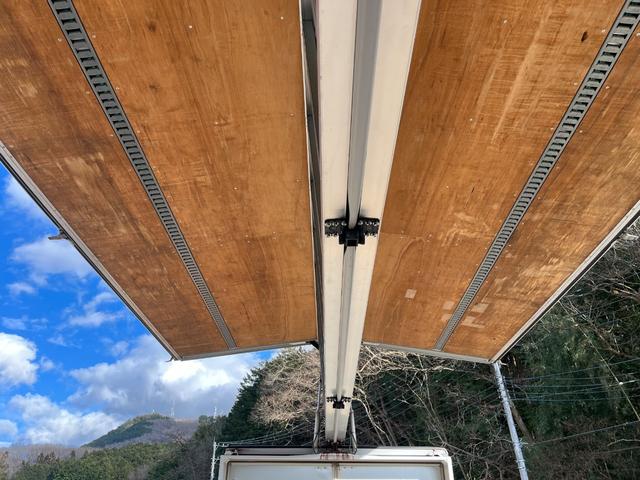 ヒノレンジャー 　６２００ワイド　トランテックス製　アルミウイング　ＨＦＤＬＫ－ＭＤＡＡ８Ｊ　ラッシング２段　リーフサス　ターボ２１０馬力　積載２．９５ｔ　プロシフト（２ペダル）　ベッド付き　バックモニター　ＥＴＣ（21枚目）