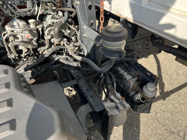 ヒノレンジャー 　６２００ワイド　トランテックス製　アルミウイング　ＨＦＤＬＫ－ＭＤＡＡ８Ｊ　ラッシング２段　リーフサス　ターボ２１０馬力　積載２．９５ｔ　プロシフト（２ペダル）　ベッド付き　バックモニター　ＥＴＣ（26枚目）