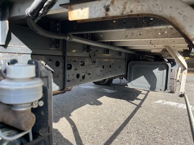 ヒノレンジャー 　６２００ワイド　トランテックス製　アルミウイング　ＨＦＤＬＫ－ＭＤＡＡ８Ｊ　ラッシング２段　リーフサス　ターボ２１０馬力　積載２．９５ｔ　プロシフト（２ペダル）　ベッド付き　バックモニター　ＥＴＣ（27枚目）