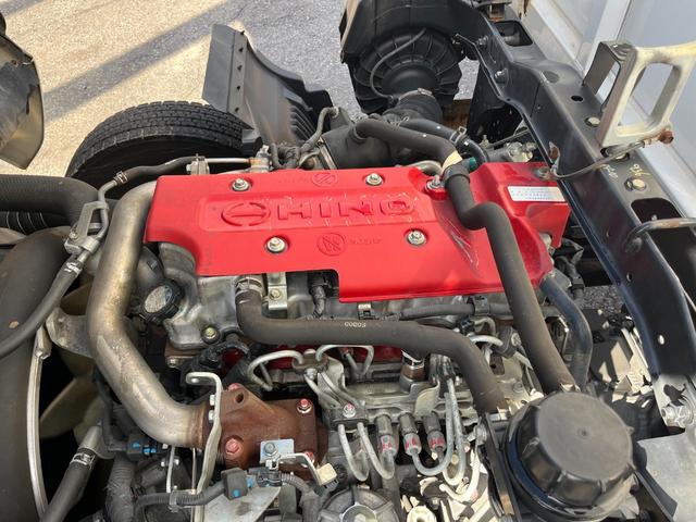 ヒノレンジャー 　６２００ワイド　トランテックス製　アルミウイング　ＨＦＤＬＫ－ＭＤＡＡ８Ｊ　ラッシング２段　リーフサス　ターボ２１０馬力　積載２．９５ｔ　プロシフト（２ペダル）　ベッド付き　バックモニター　ＥＴＣ（41枚目）