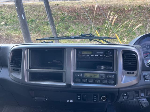 ヒノレンジャー 　６２００ワイド　トランテックス製　アルミウイング　ＨＦＤＬＫ－ＭＤＡＡ８Ｊ　ラッシング２段　リーフサス　ターボ２１０馬力　積載２．９５ｔ　プロシフト（２ペダル）　ベッド付き　バックモニター　ＥＴＣ（48枚目）