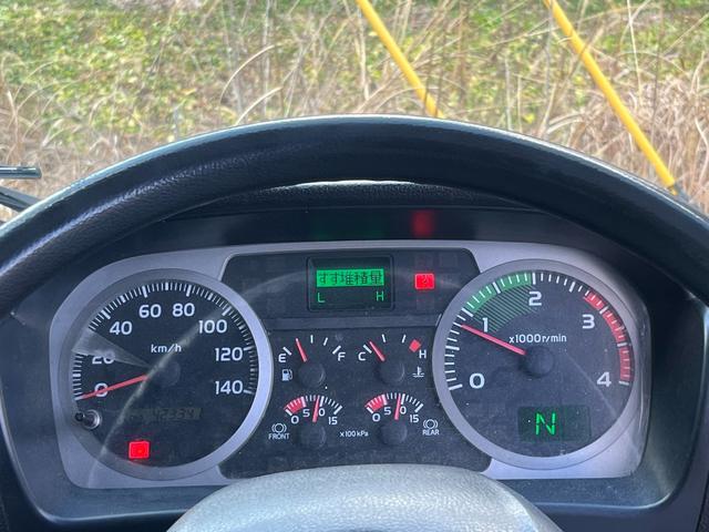 ヒノレンジャー 　６２００ワイド　トランテックス製　アルミウイング　ＨＦＤＬＫ－ＭＤＡＡ８Ｊ　ラッシング２段　リーフサス　ターボ２１０馬力　積載２．９５ｔ　プロシフト（２ペダル）　ベッド付き　バックモニター　ＥＴＣ（53枚目）