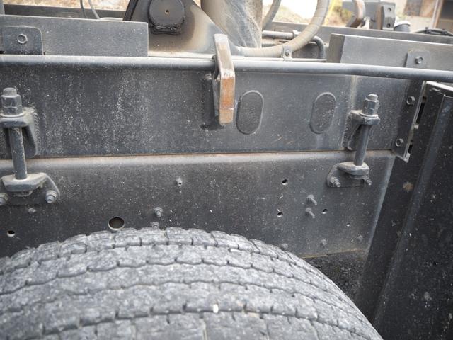 プロフィア 　２デフ　新明和製　ＤＲＳ１１－００１０ＳＹ３　大型ダンプ　電動コボレーン　積載８．８ｔ　ターボ３８０馬力　デフロック　ベッド付き（32枚目）