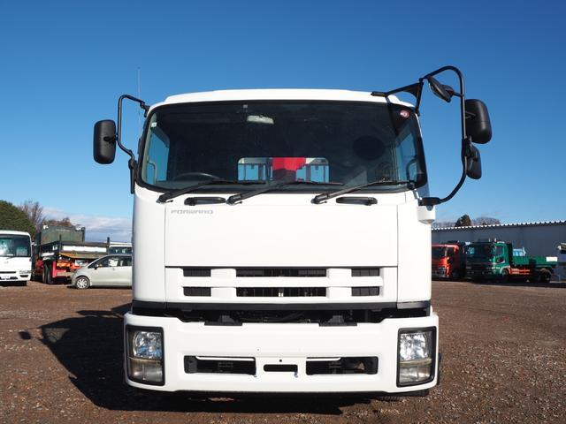 フォワード 　外装仕上げ済み　増々トン　２デフ　重機回送車　セルフクレーン　三方開　積載９．８ｔ　ターボ３００馬力　ＵＲＵ５０４Ｈ　４段クレーン　フックイン　角足　ハイジャッキ　２．９３ｔ吊　ラジコン付　ベッド付（38枚目）