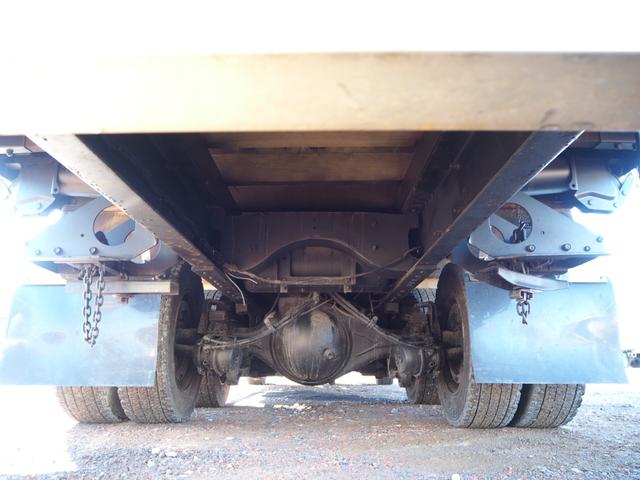 フォワード 　外装仕上げ済み　増々トン　２デフ　重機回送車　セルフクレーン　三方開　積載９．８ｔ　ターボ３００馬力　ＵＲＵ５０４Ｈ　４段クレーン　フックイン　角足　ハイジャッキ　２．９３ｔ吊　ラジコン付　ベッド付（57枚目）